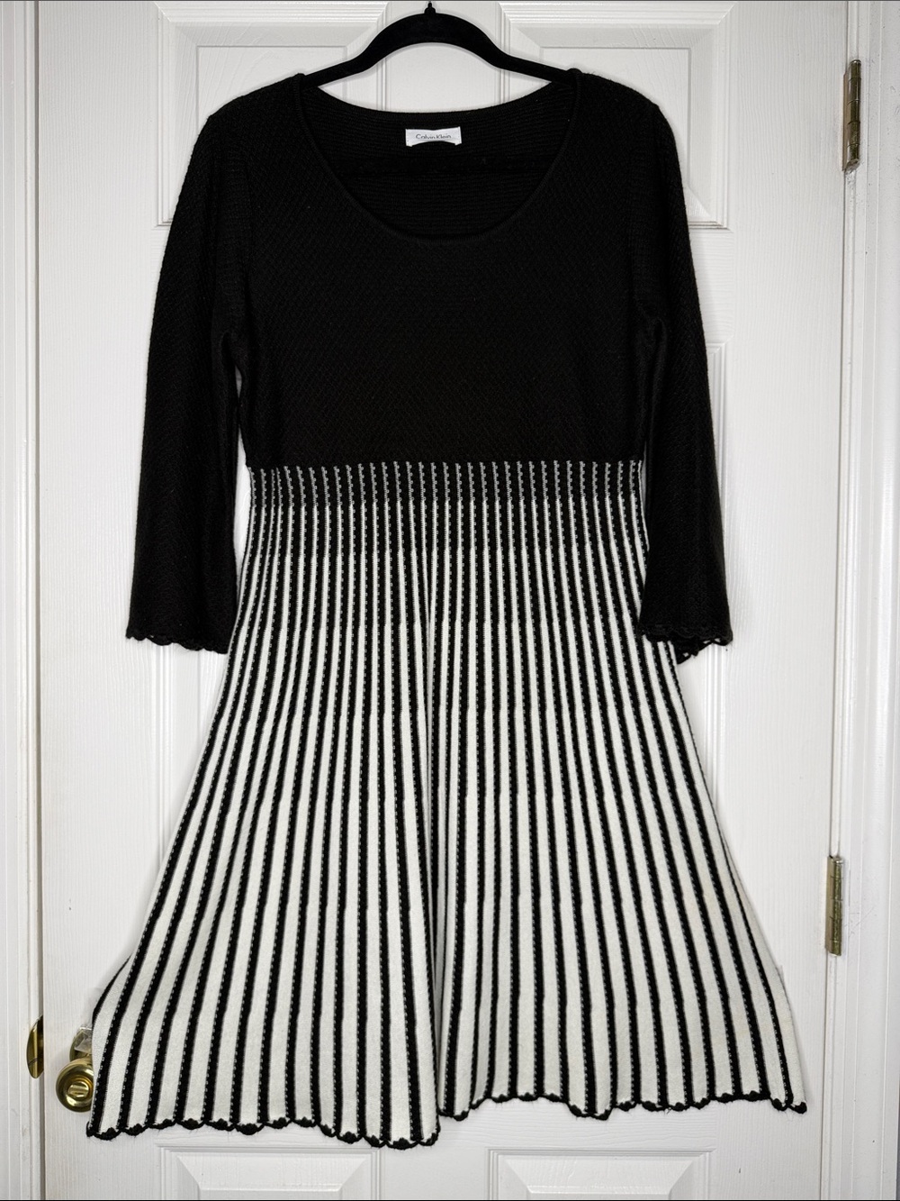 Calvin Klein Classic Black and White Long-Sleeve Fit & Flare Office Work medium